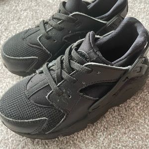 Little girls Nike huraches